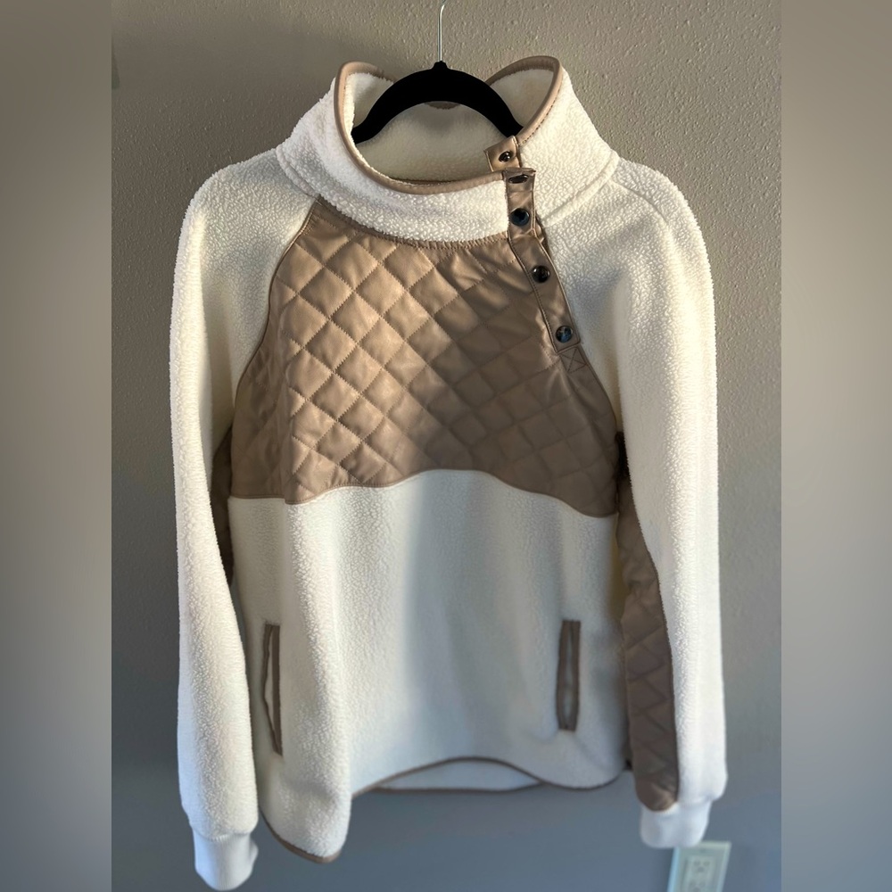 Abercrombie & Fitch Women’s Sherpa Oversized 1/4 Button – Size Large, Ivory